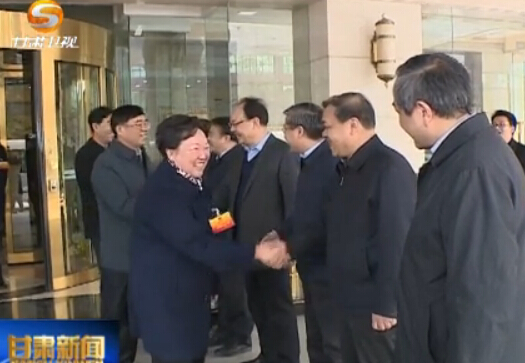 �ڸ�ȫ���˴�������츰����ϯʮ����ȫ���˴����λ���