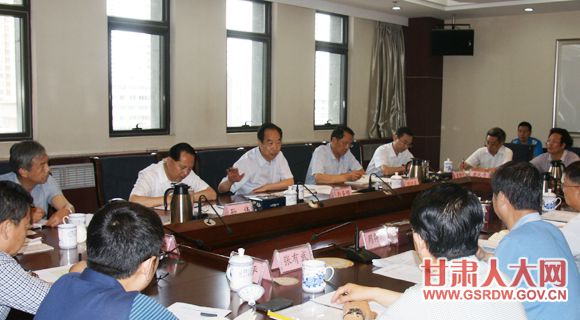 6��18�����磬ɽ����˫������Э���ƽ������鳤��λ����ʡ�Ļ����ٿ�,ʡ�˴�ί�ḱ���Ρ������Ա�ܶ�����ϯ���鲢����