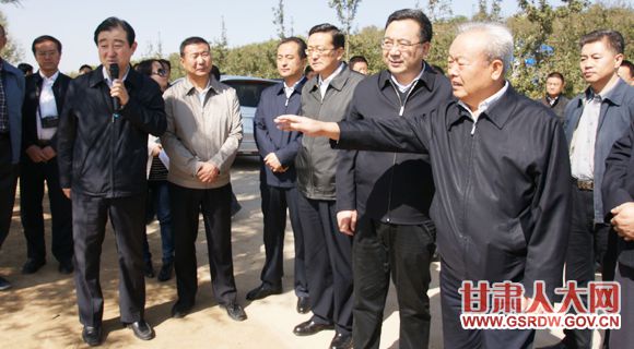 ȫ���˴�ί��ίԱ��ȫ���˴�ũҵ��ũ��ίԱ������ίԱ�½����ʵ���������ˮ����������С�ʡ�˴�ί�ᵳ����ǡ���������Ц����ͬ���С�