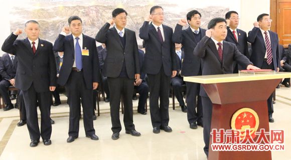 11��24�����磬����ʡʮ�����˴�ί��ڶ�ʮ�ߴλ�����о���������������Ա�ܷ�������ʽ