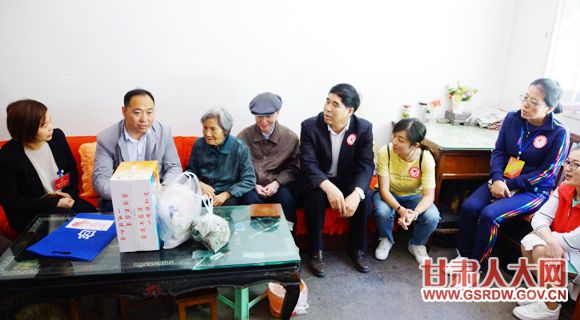 5��27�գ�ʡ�˴���ص�Ա־Ը�߷���Ӳμ��������������